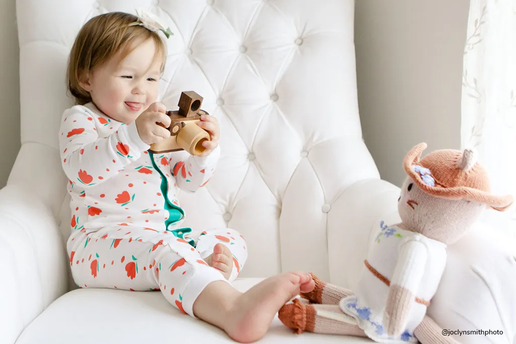 35MM Wooden Toy Camera Gift Set - Beech Wood with 2 Flashes ($88 Value)