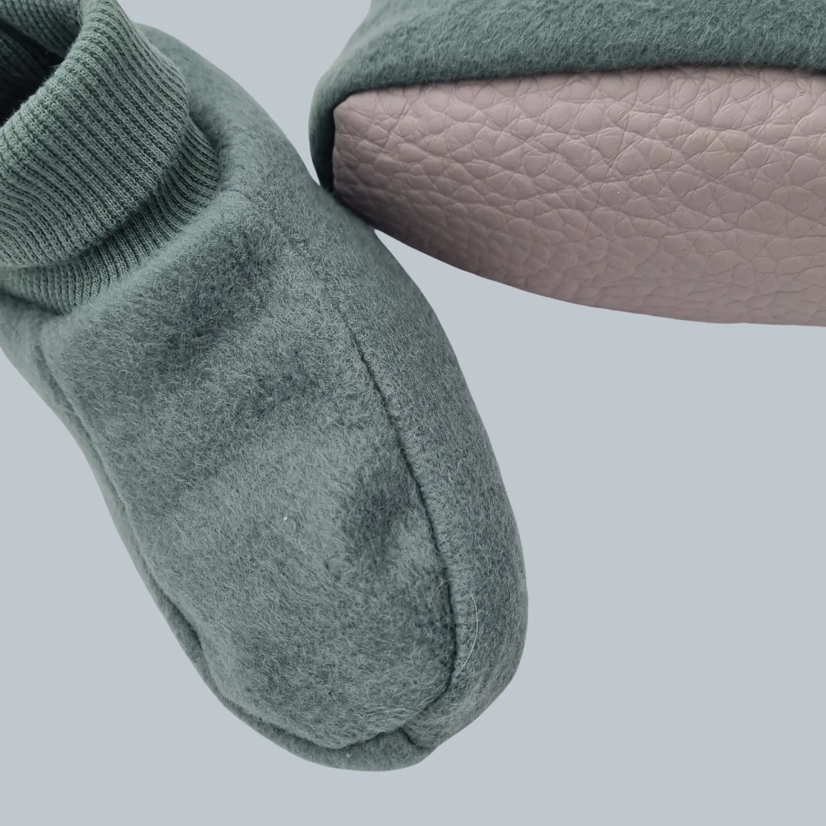 Adventurer Organic Fleece Booties Green