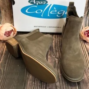 Aqua College Dark Taupe Suede Booties 6
