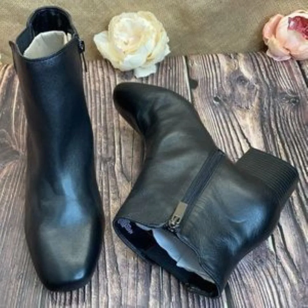 Bandolino Black Leather Floella Ankle Booties 9M