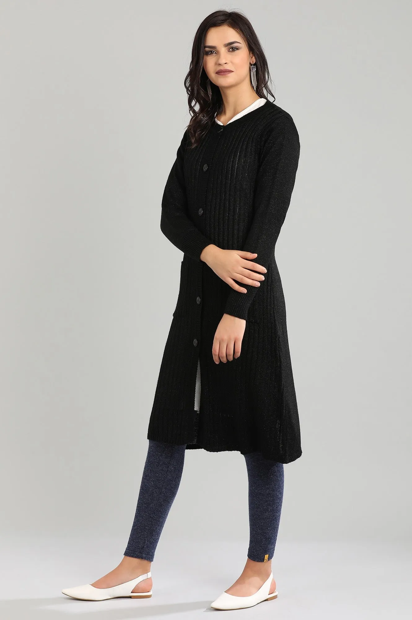 Black Round Neck Solid Sweater