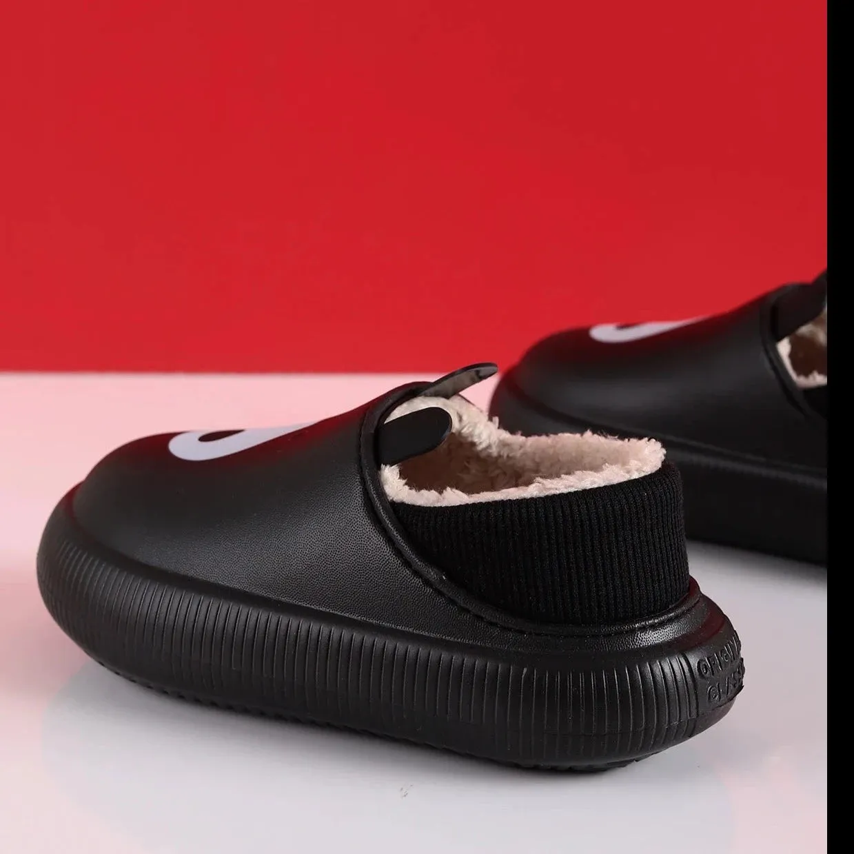 Black Slippers 25-30