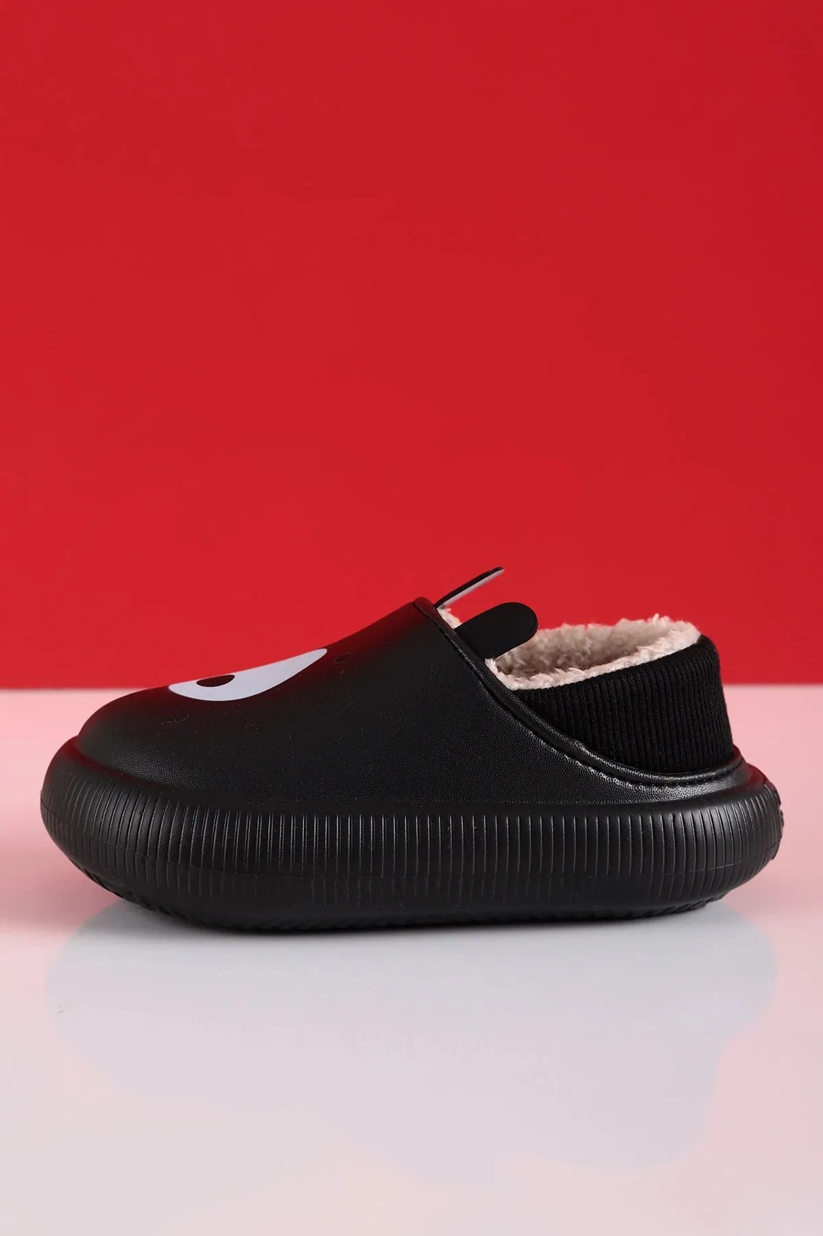 Black Slippers 25-30