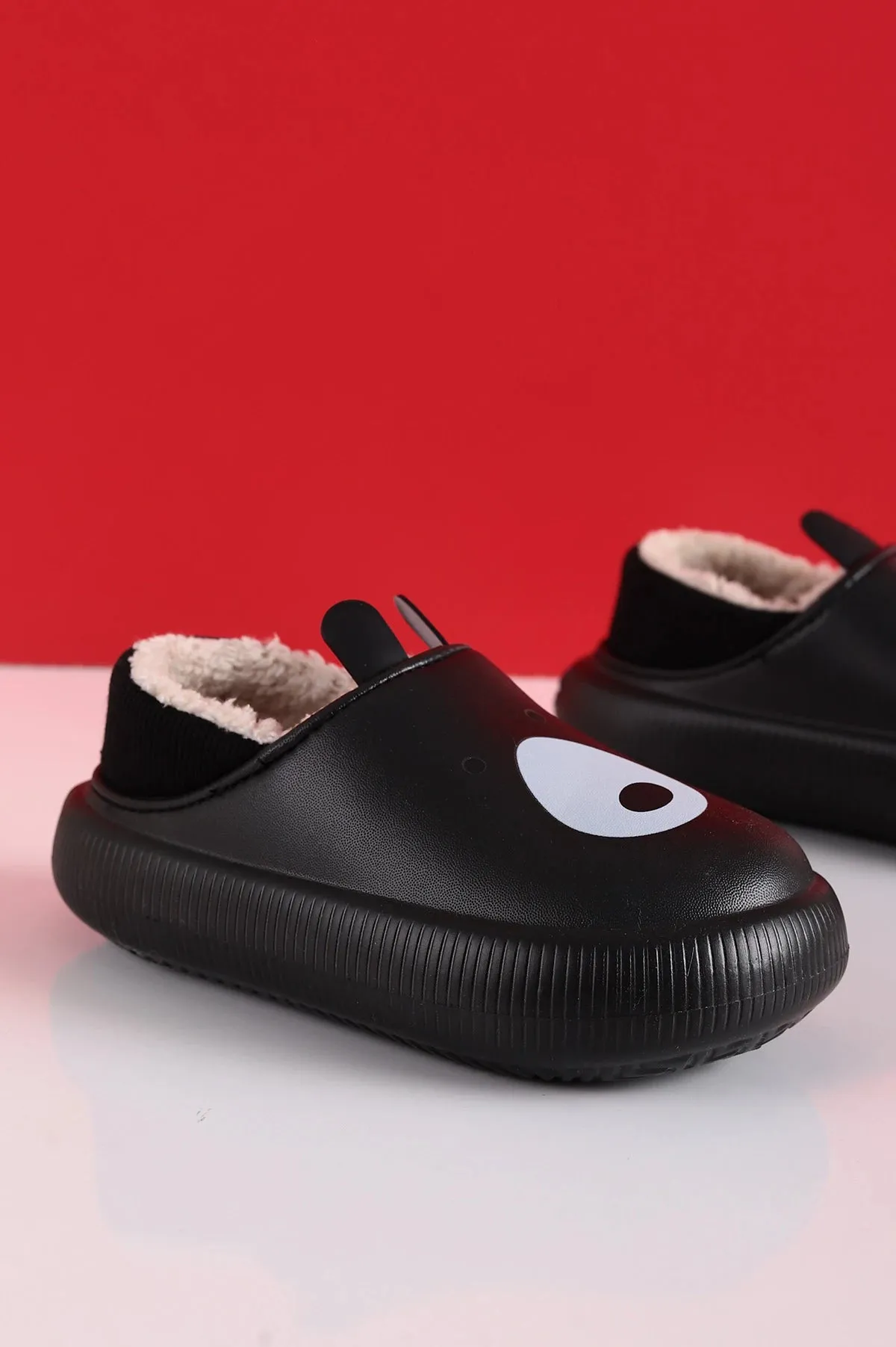 Black Slippers 25-30