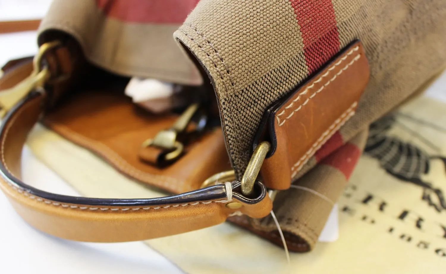 BURBERRY Brit Susanna Medium Bucket Bag