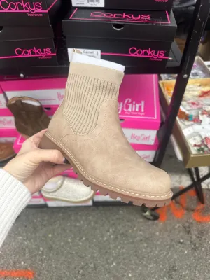 Cabin Fever Boots: Camel