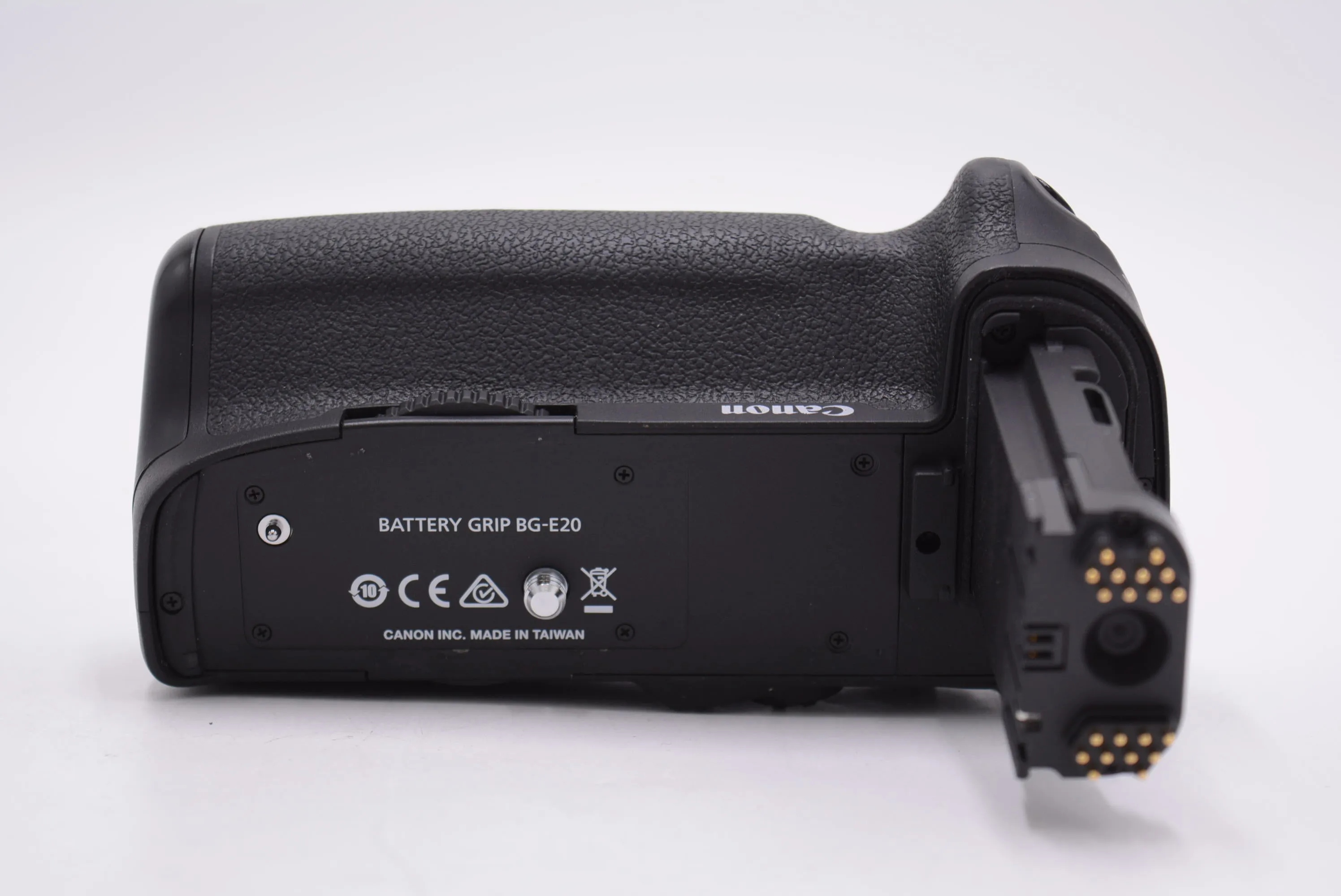 Canon EOS5DMIVG/BGE20/04007 EOS 5D Mark IV Camera   BG-E20 Battery Grip, Used