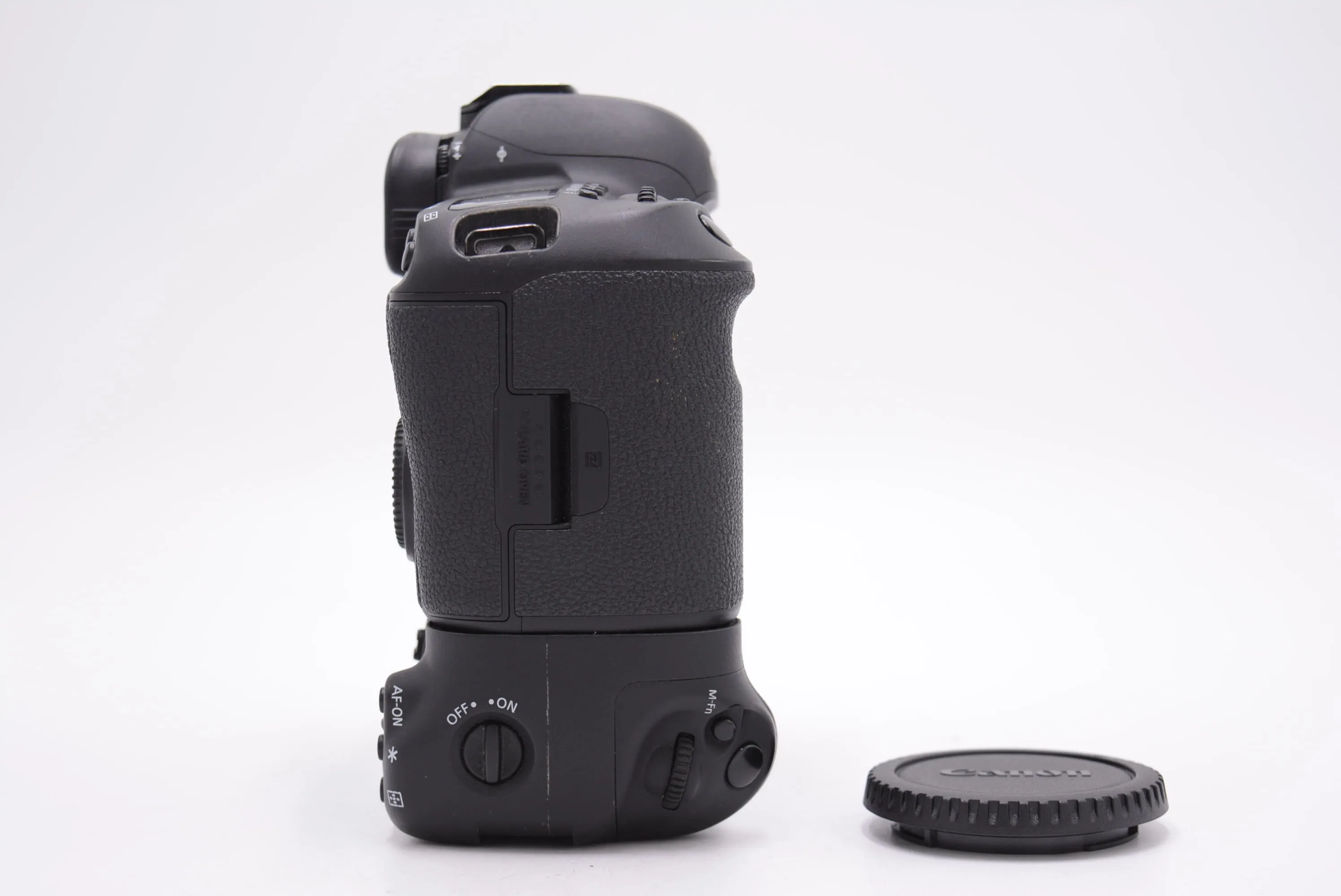 Canon EOS5DMIVG/BGE20/04007 EOS 5D Mark IV Camera   BG-E20 Battery Grip, Used