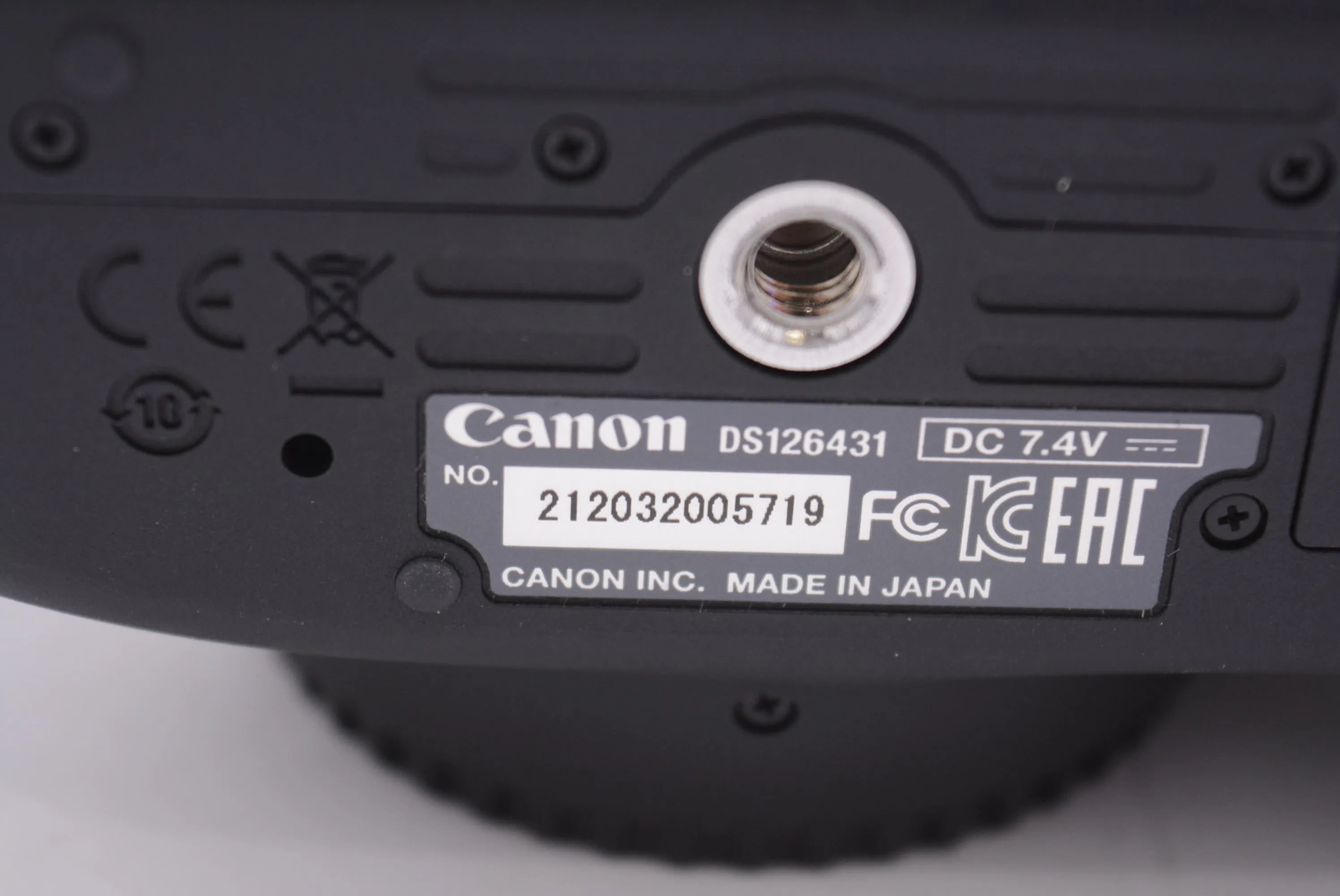 Canon REBELT5i/DUALLENS/05719 EOS Rebel T5i Camera W/EF-S 18-55mm 3.5-5.6 IS STM   EF 75-300mm 4-5.6 III Dual Lens Kit, Used