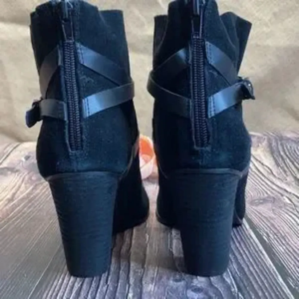 Carlos Black Leather  Booties 9M