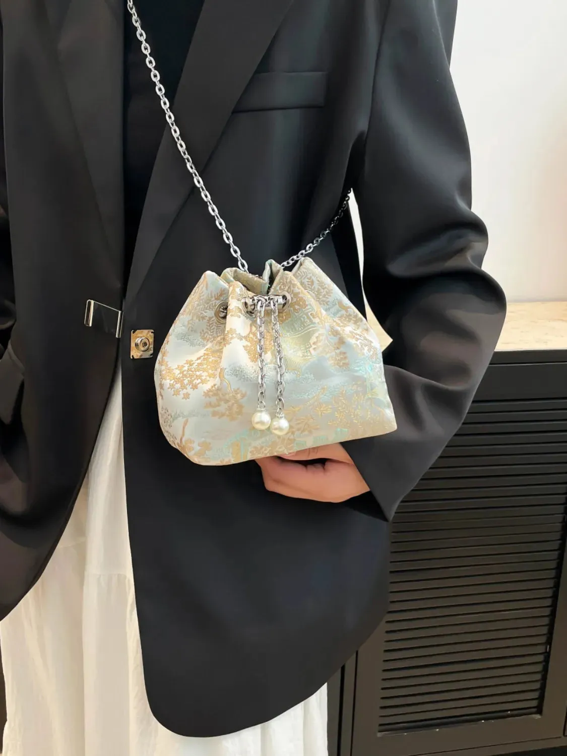 Chain Strap Bucket Bag