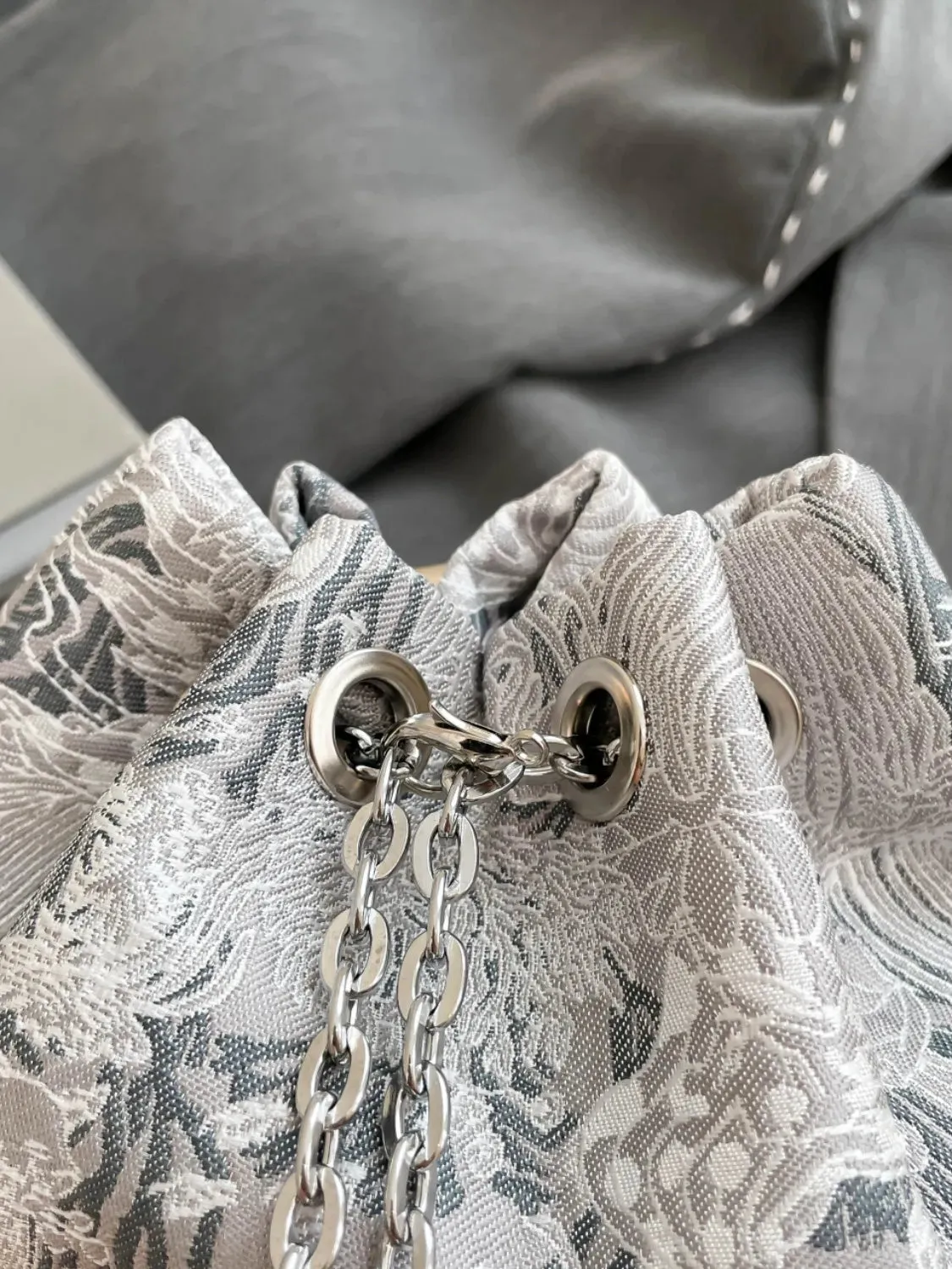 Chain Strap Bucket Bag