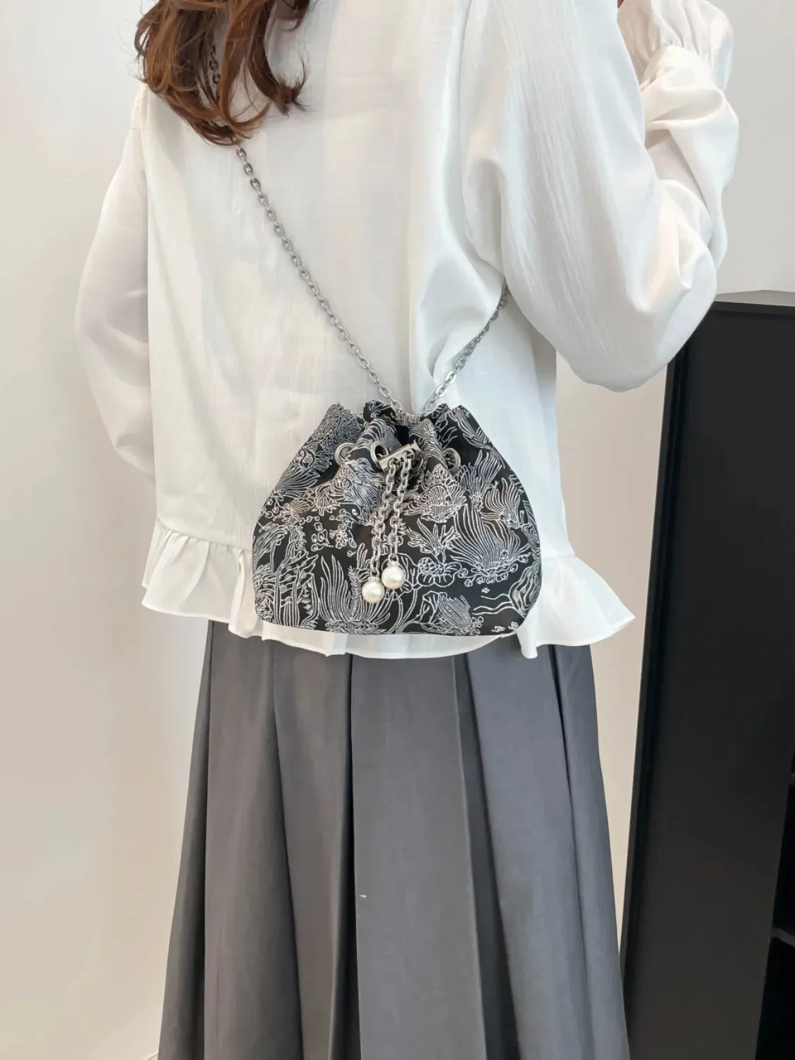 Chain Strap Bucket Bag