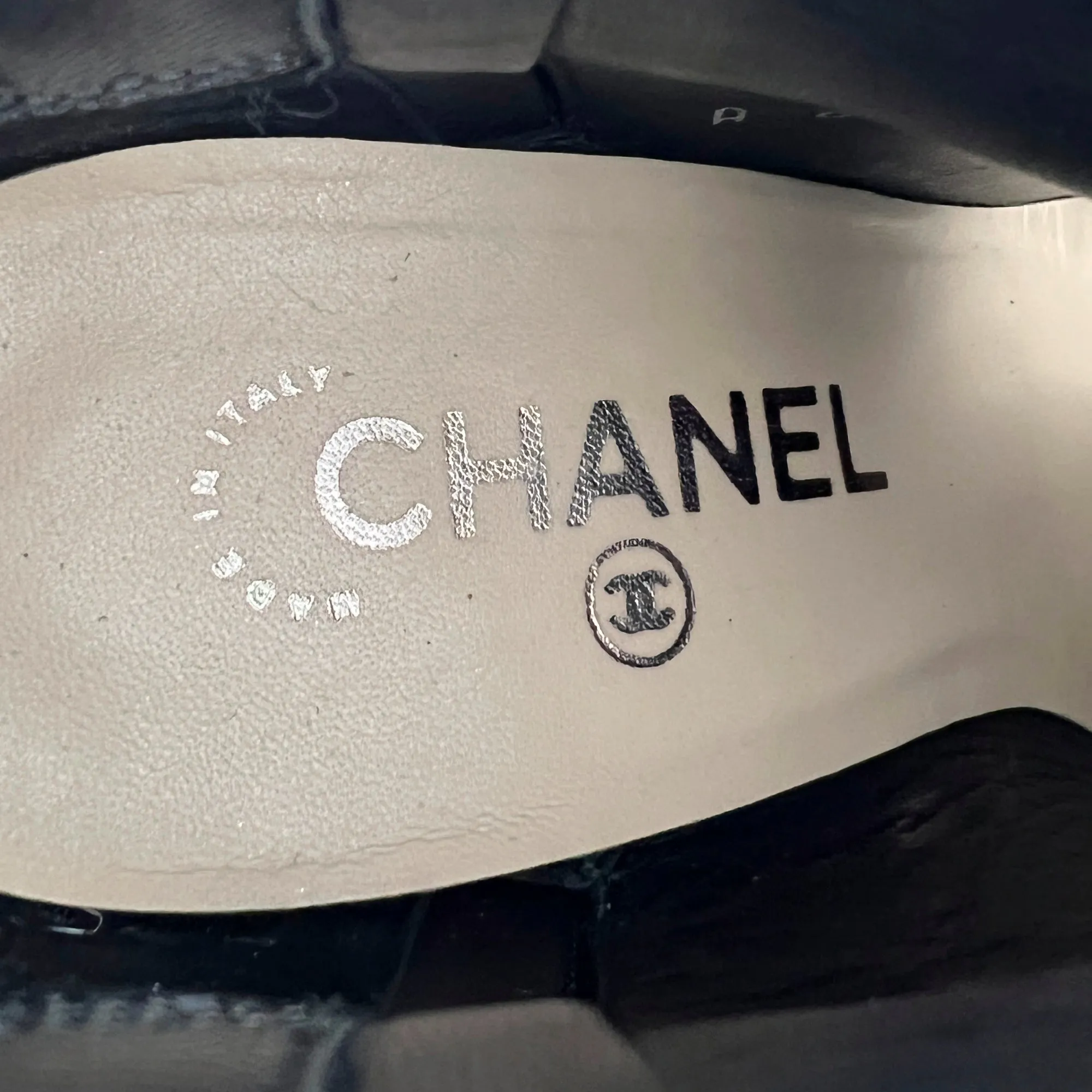 Chanel Cap Toe Silver Metallic Leather Interlocking Logo High Heels Ankle Boots Size EU 37.5
