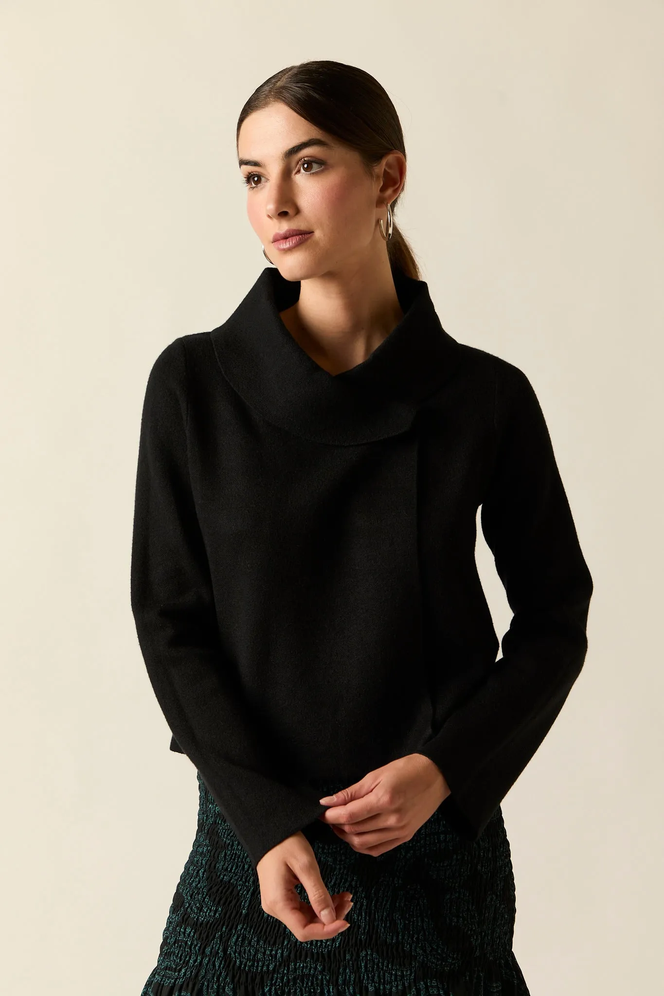 Chaqueta estilo capa cruzado negro