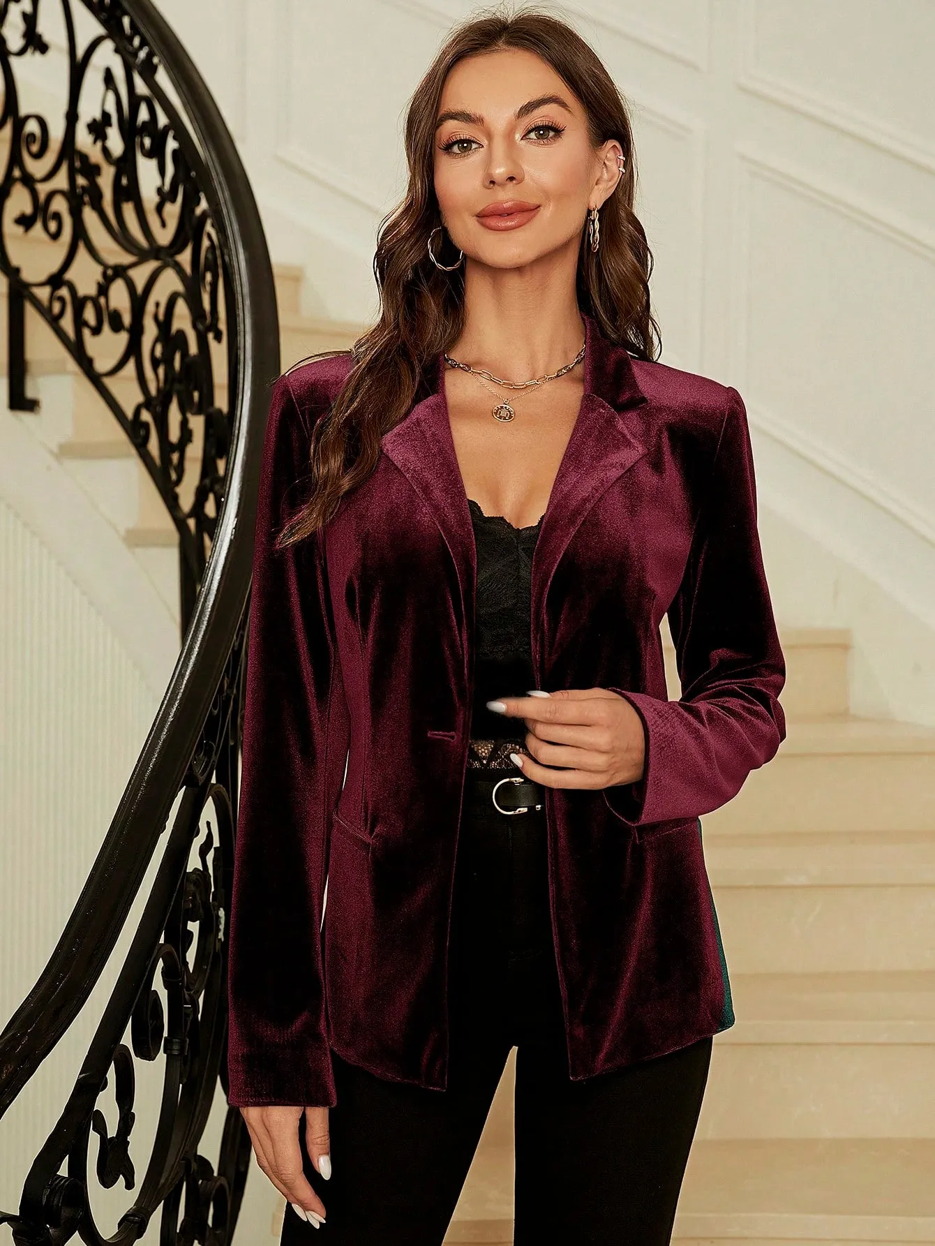 Clasi Lapel Neck Velvet Blazer