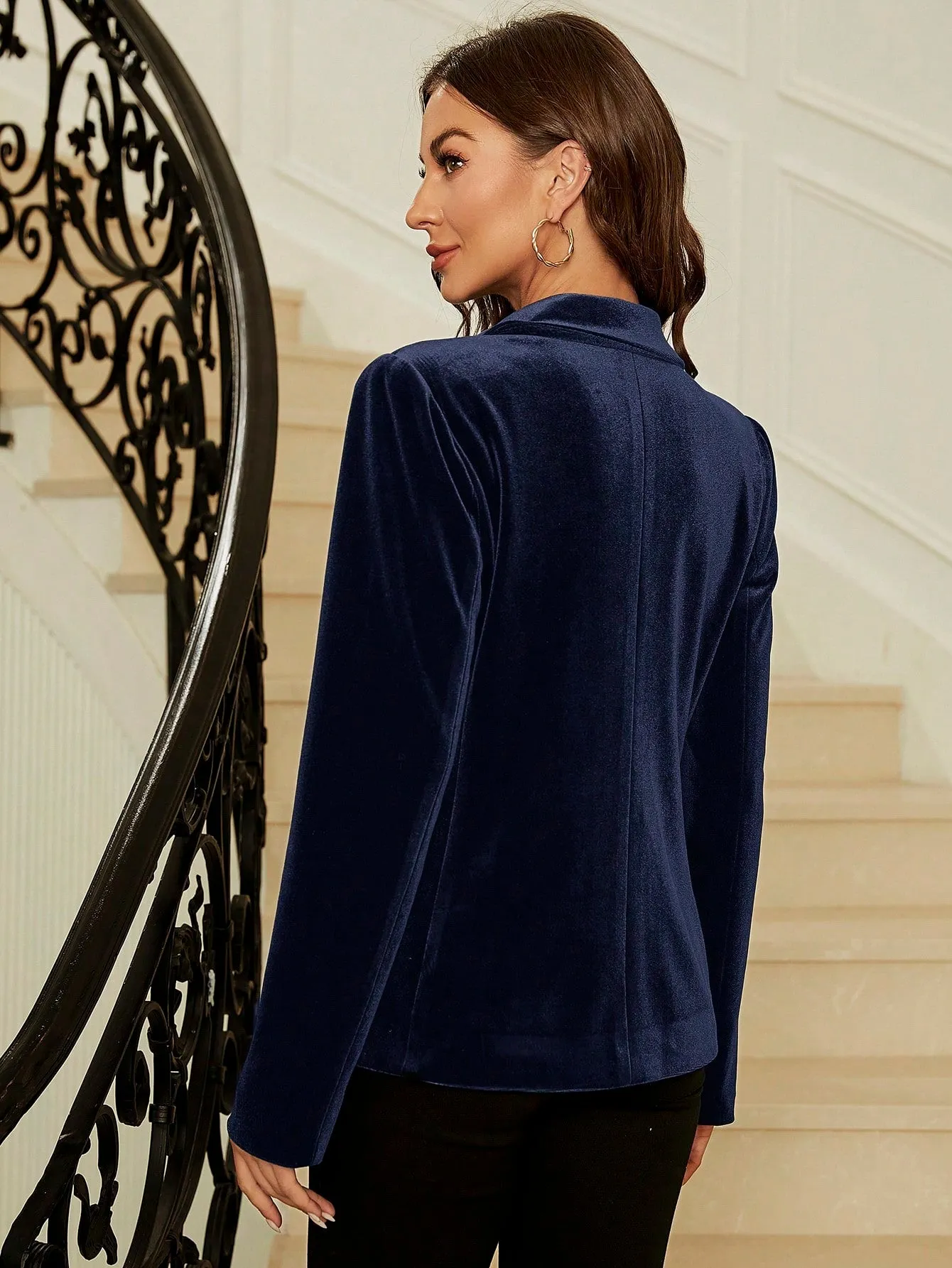 Clasi Lapel Neck Velvet Blazer