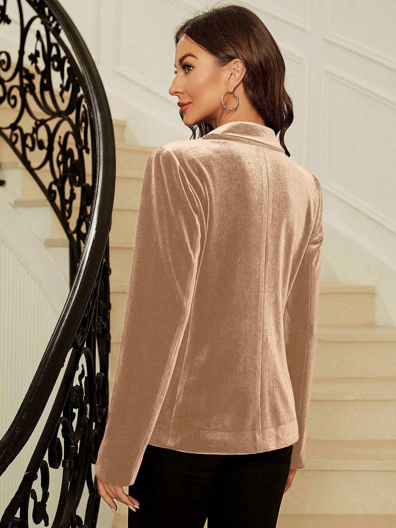 Clasi Lapel Neck Velvet Blazer