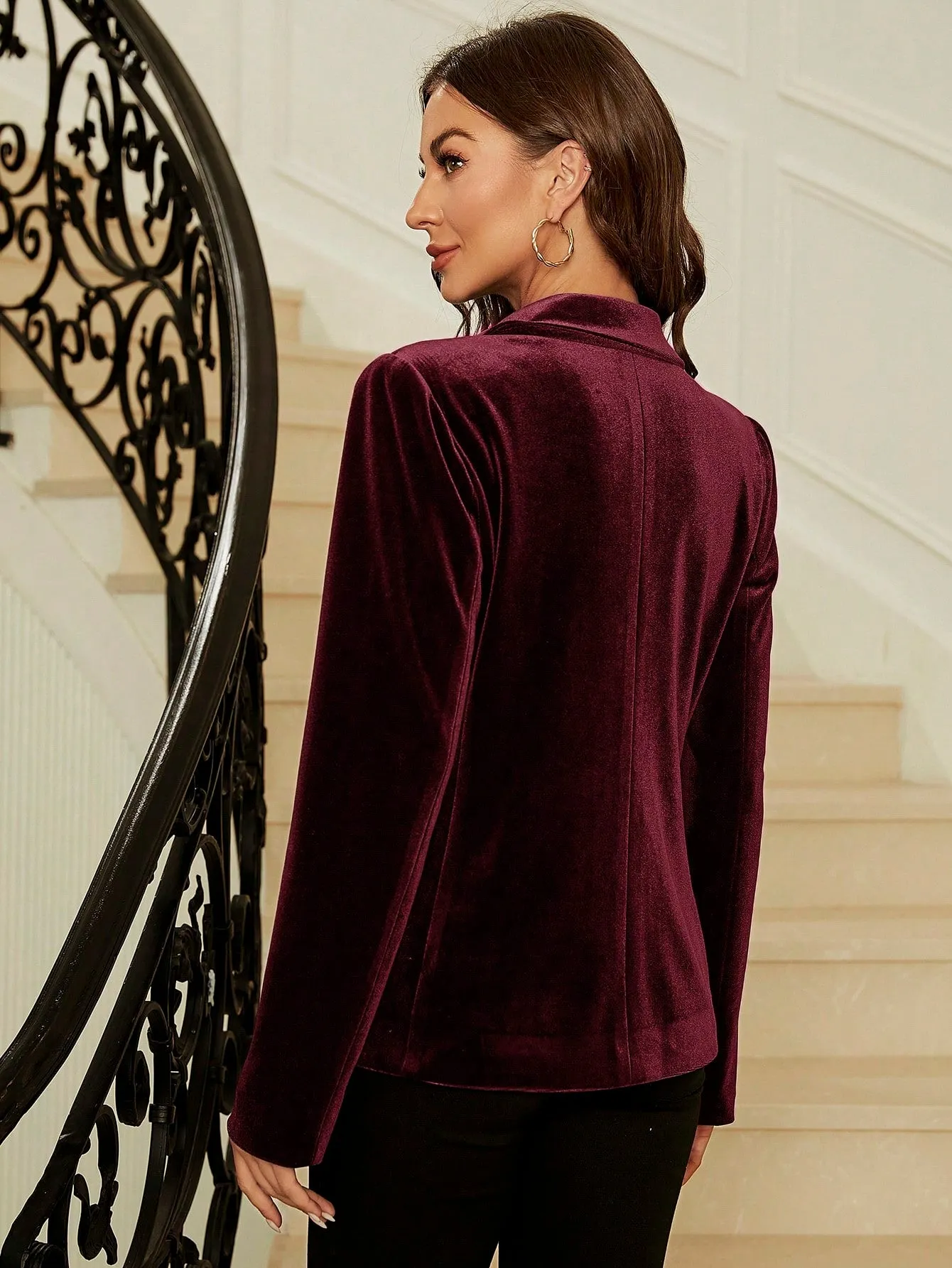Clasi Lapel Neck Velvet Blazer