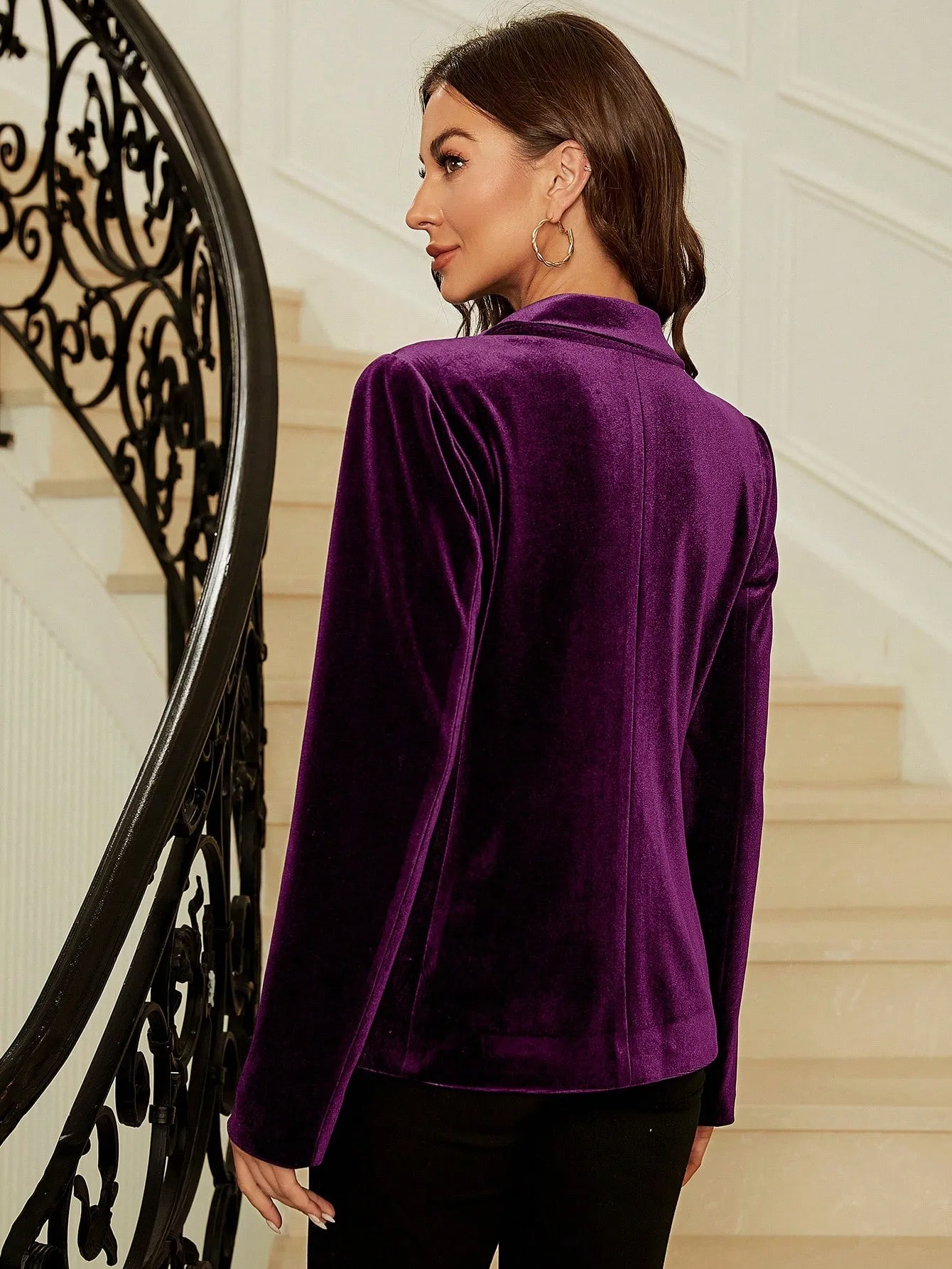 Clasi Lapel Neck Velvet Blazer