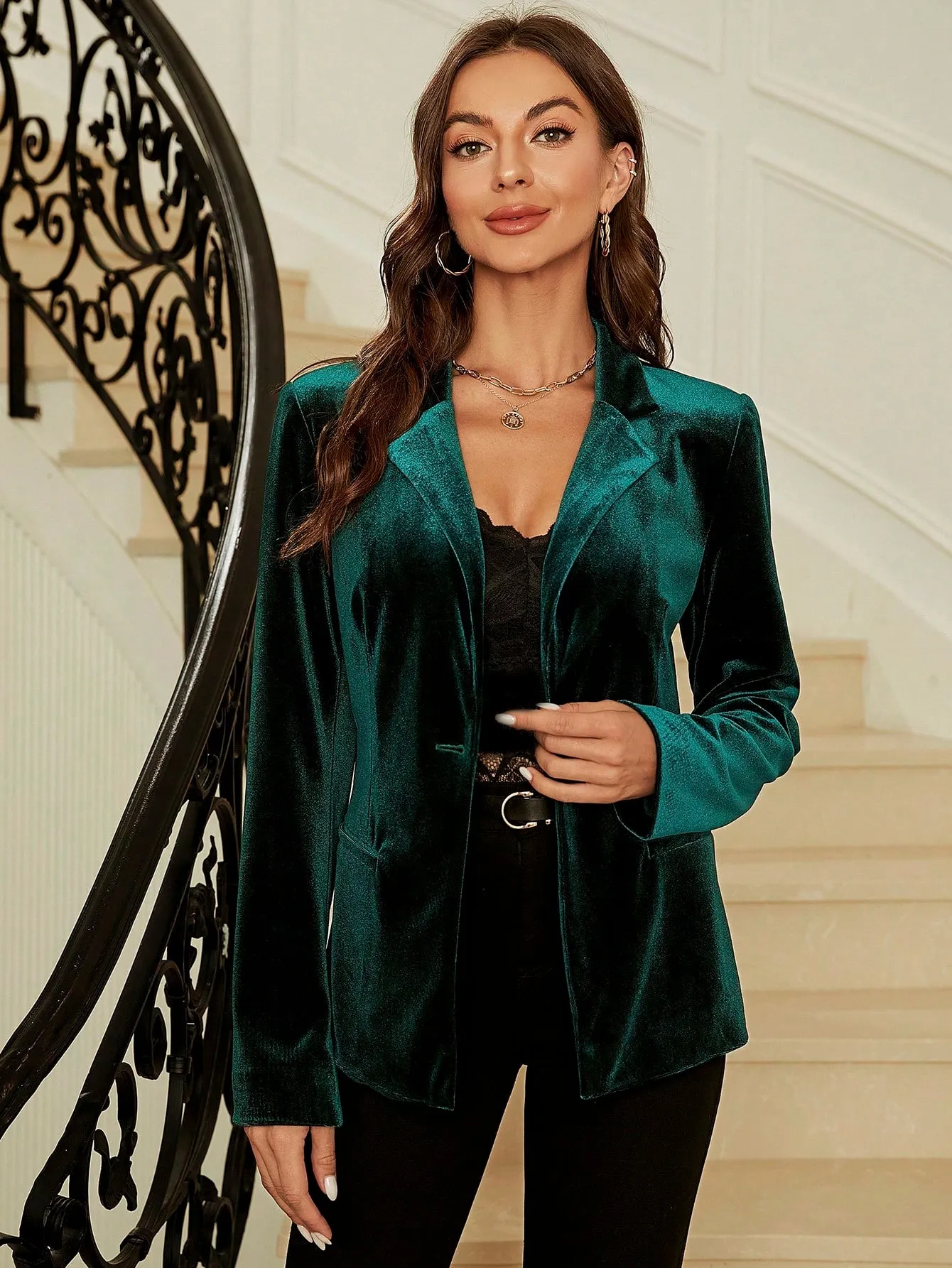 Clasi Lapel Neck Velvet Blazer