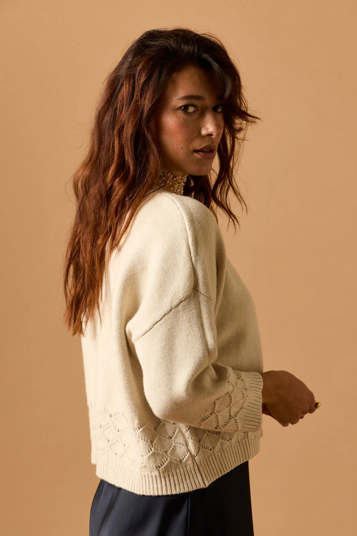 Cárdigan cropped cenefa calada beige