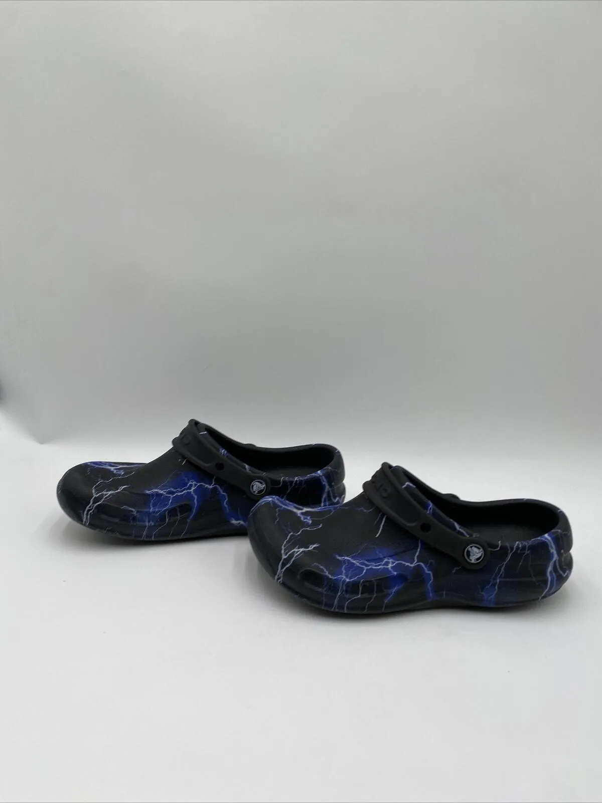 Crocs Adult Unisex Bistro Graphic Clogs Black/Lightning Blue Size 7M/9W - Very Good
