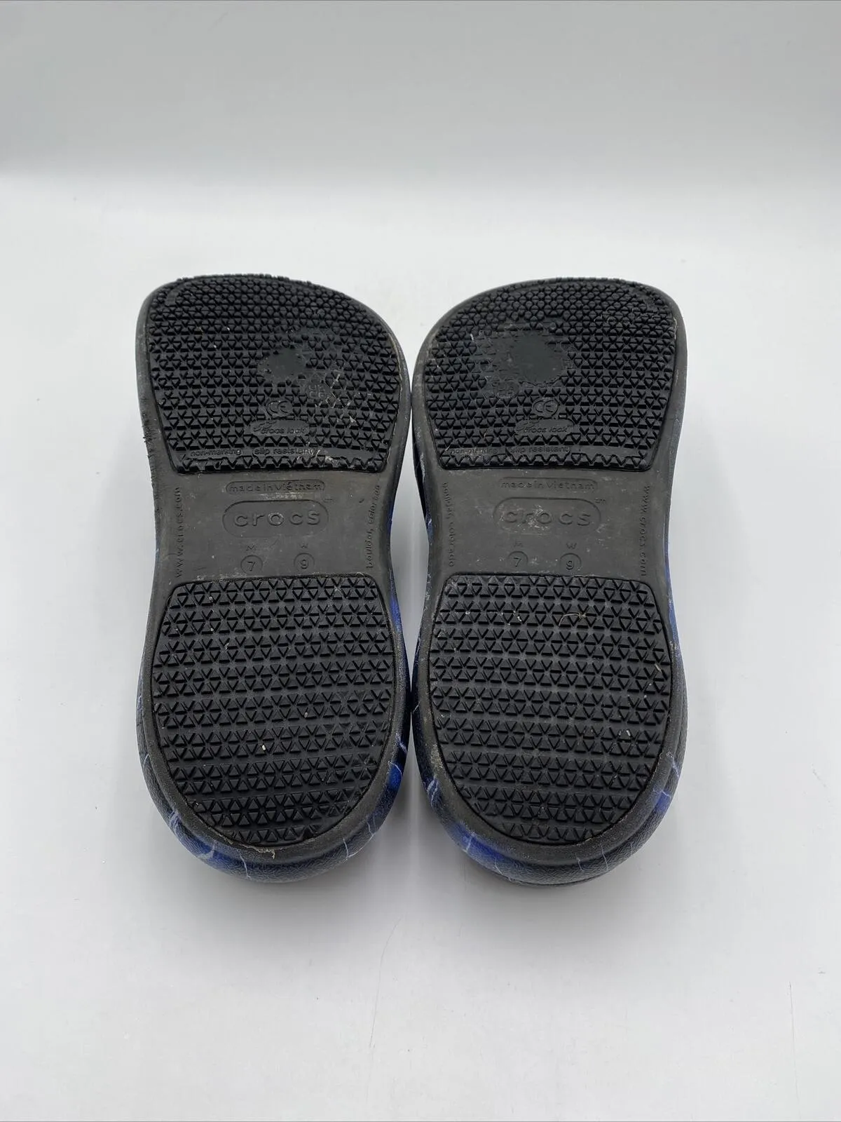 Crocs Adult Unisex Bistro Graphic Clogs Black/Lightning Blue Size 7M/9W - Very Good