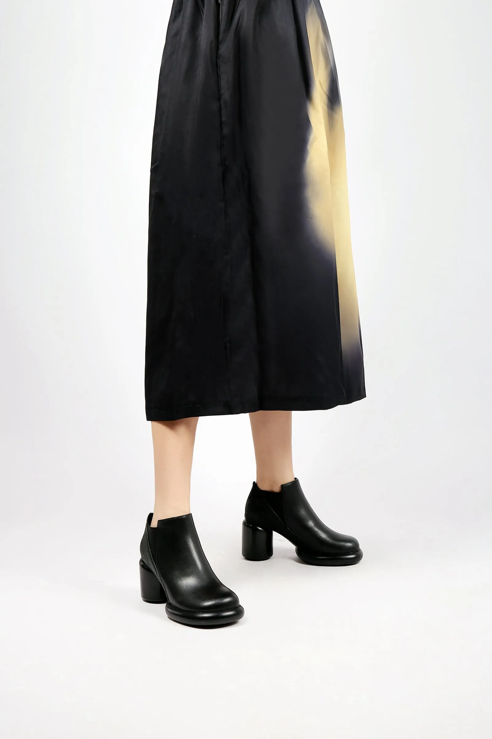 Cylinder Heel Leather Ankle Bootie - Black