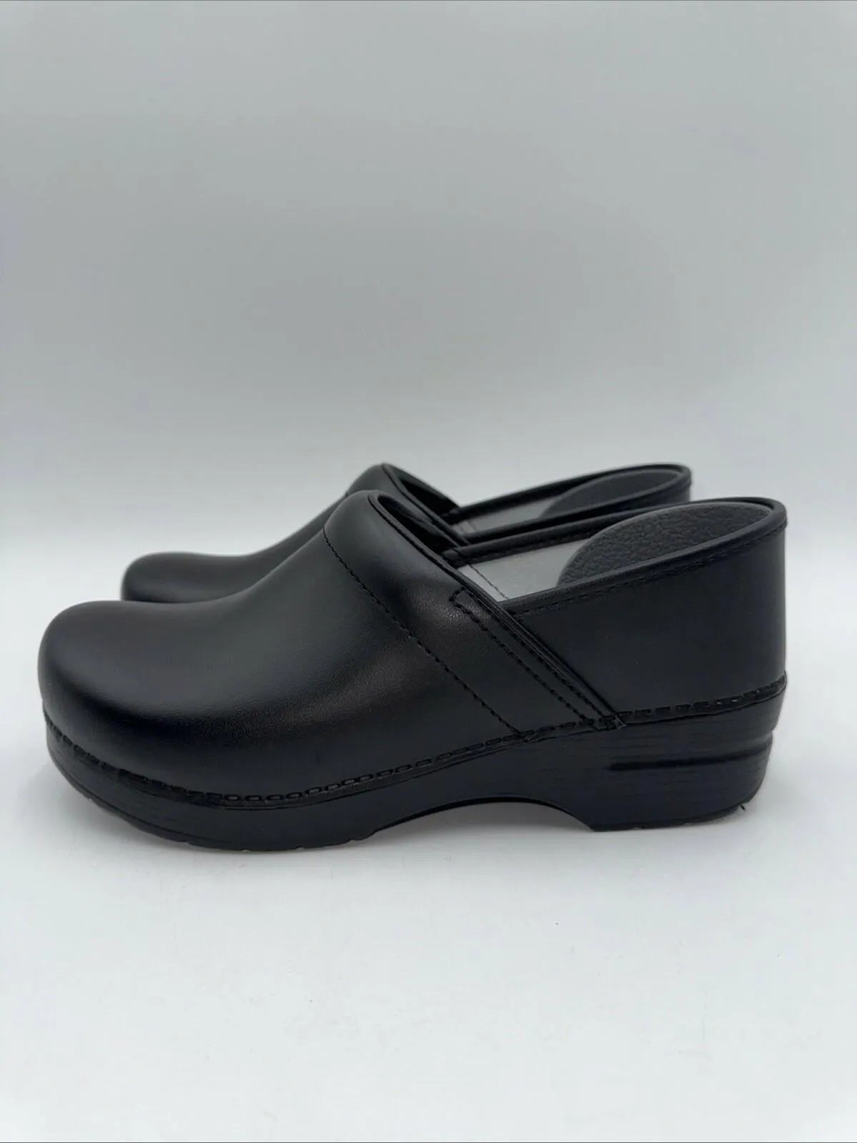 Dansko Professional Black Cabrio Women's Comfort Clog - Size EU 41