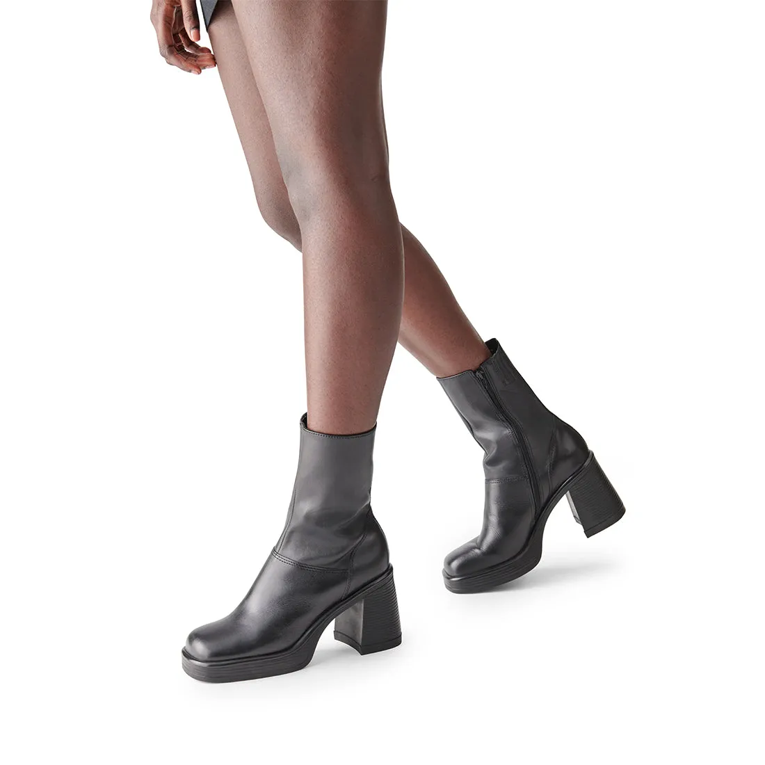 FANTSIE BLACK LEATHER - SM REBOOTED