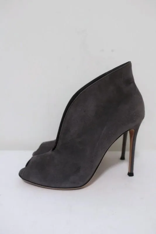 Gianvito Rossi Vamp Booties Gray Suede Size 39.5 Peep Toe Ankle Boots