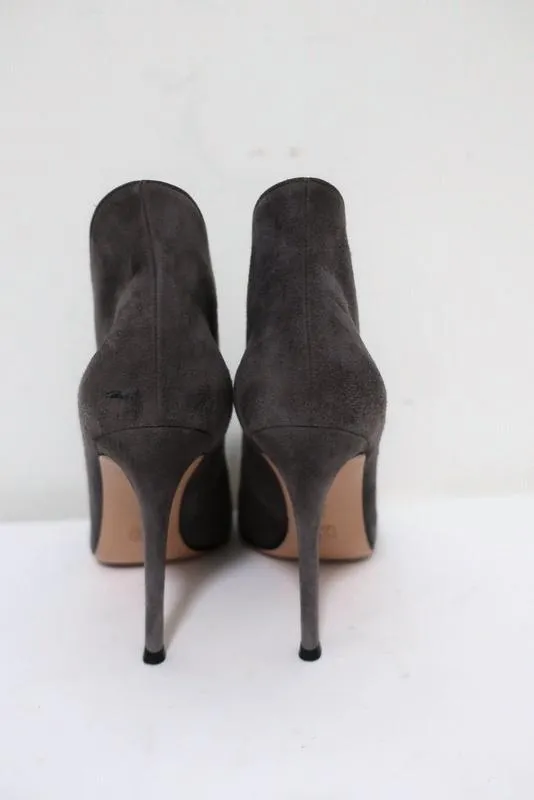 Gianvito Rossi Vamp Booties Gray Suede Size 39.5 Peep Toe Ankle Boots