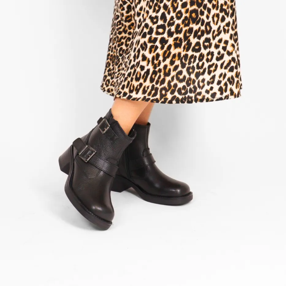 Grata Black