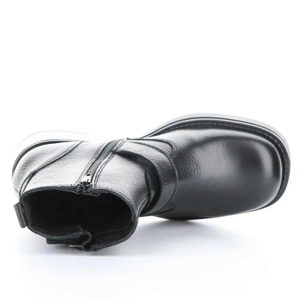 Grata Black