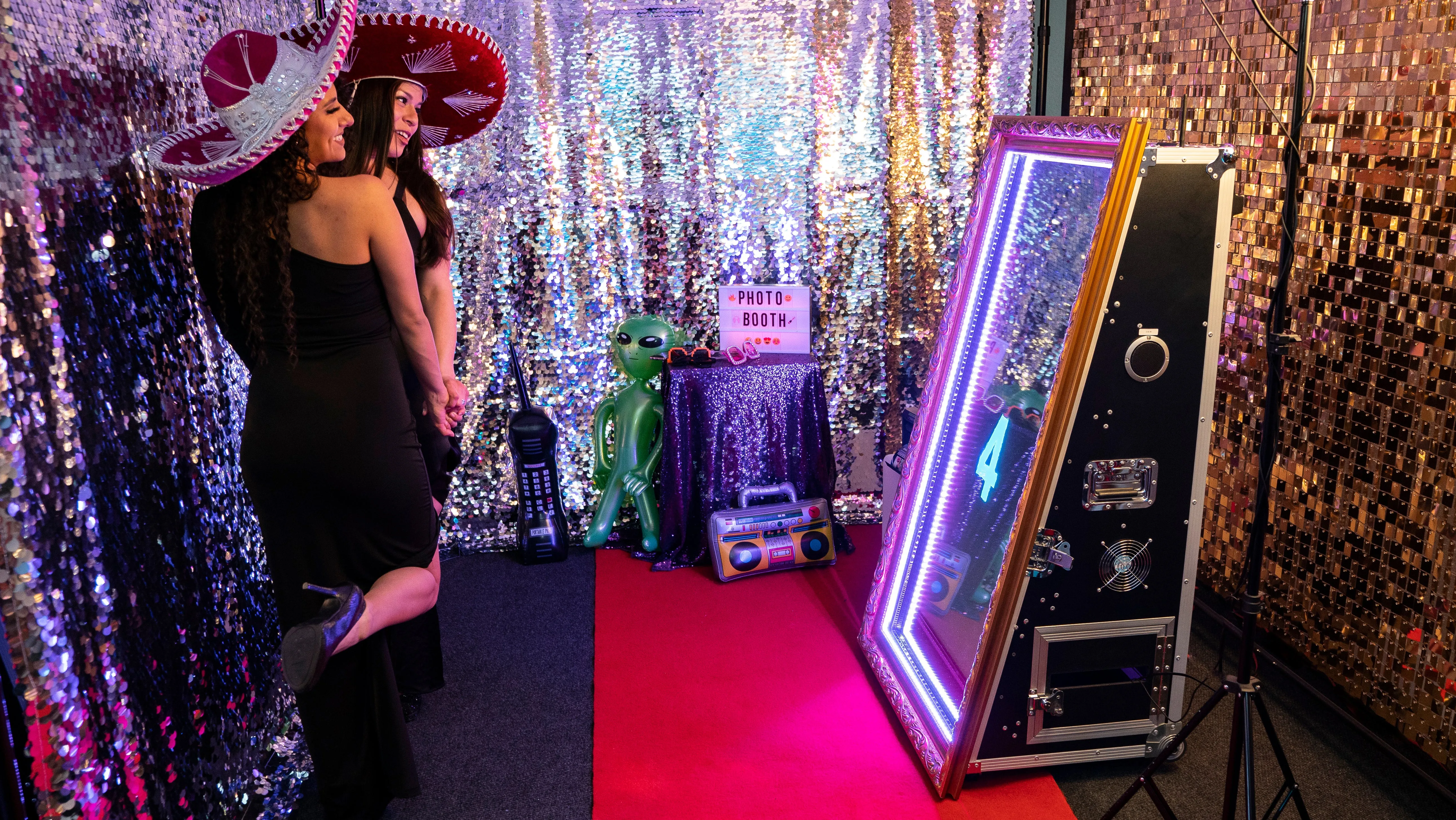 Mirror 2 Photo Booth - 65 Inch