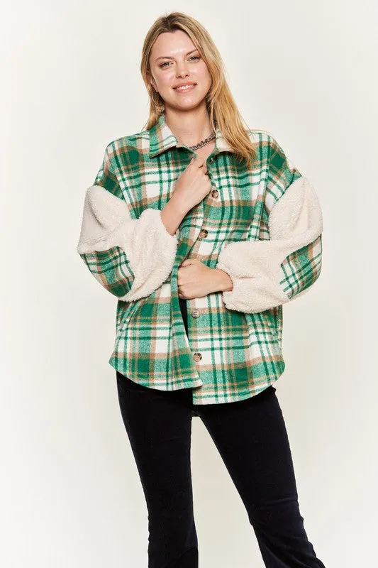 Multi plaid fuzzy sleeve jacket PLUS JJO1023P