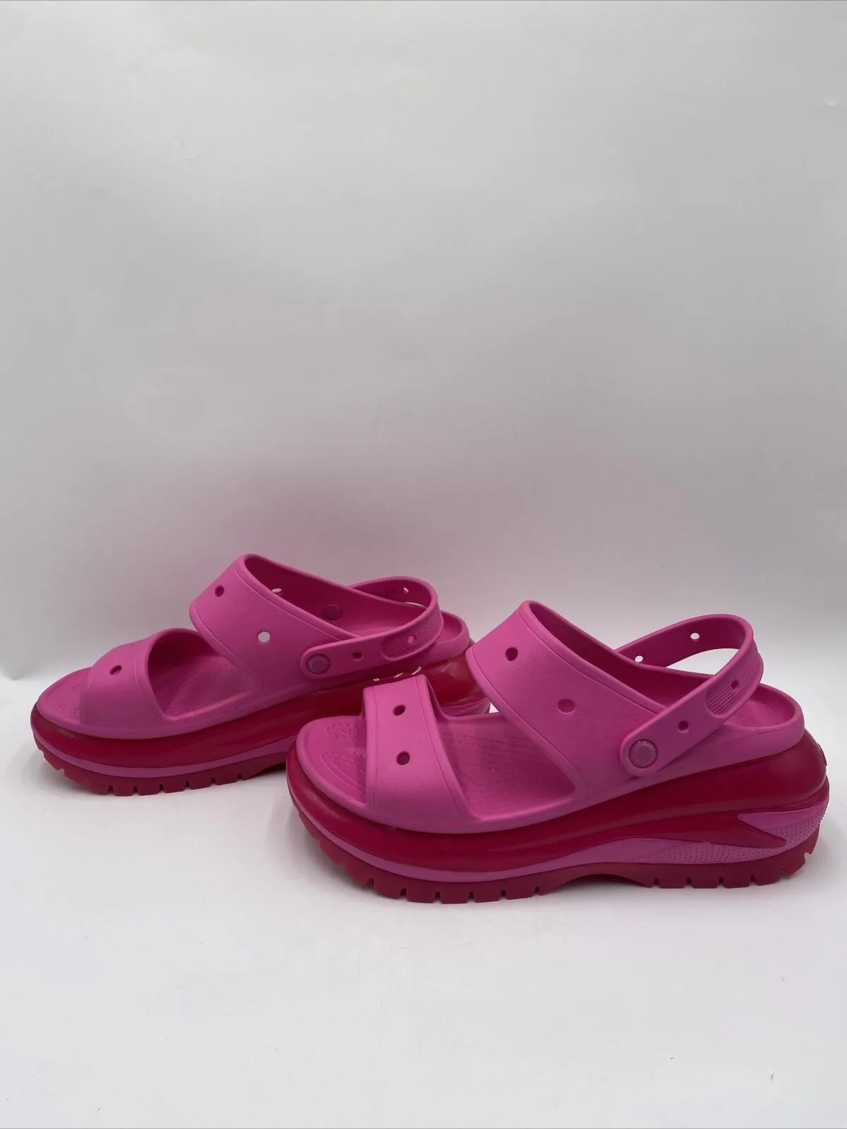 NWOB Adults Crocs Mega Crush Clogs Pink Size 13M - Like New
