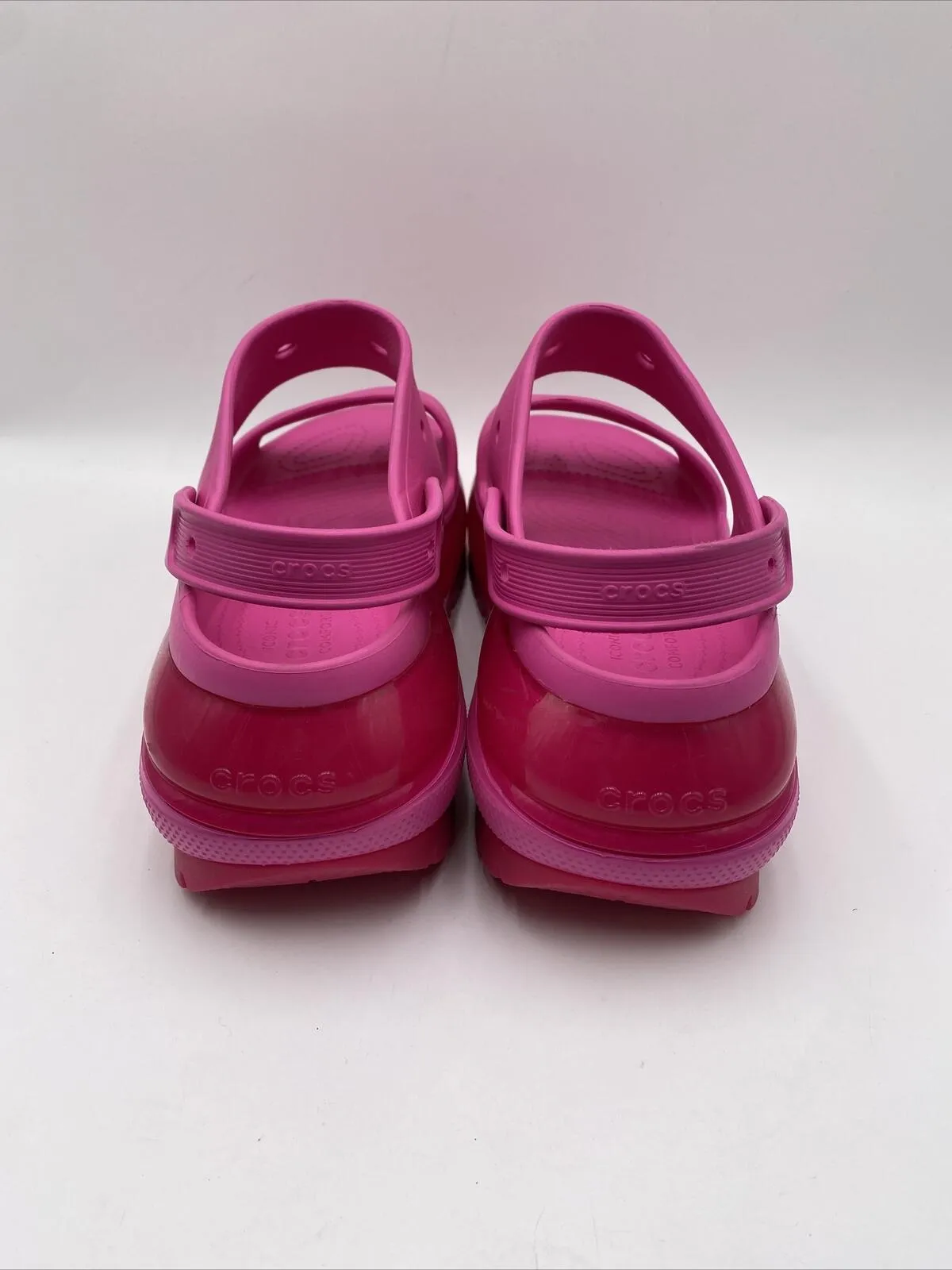 NWOB Adults Crocs Mega Crush Clogs Pink Size 13M - Like New
