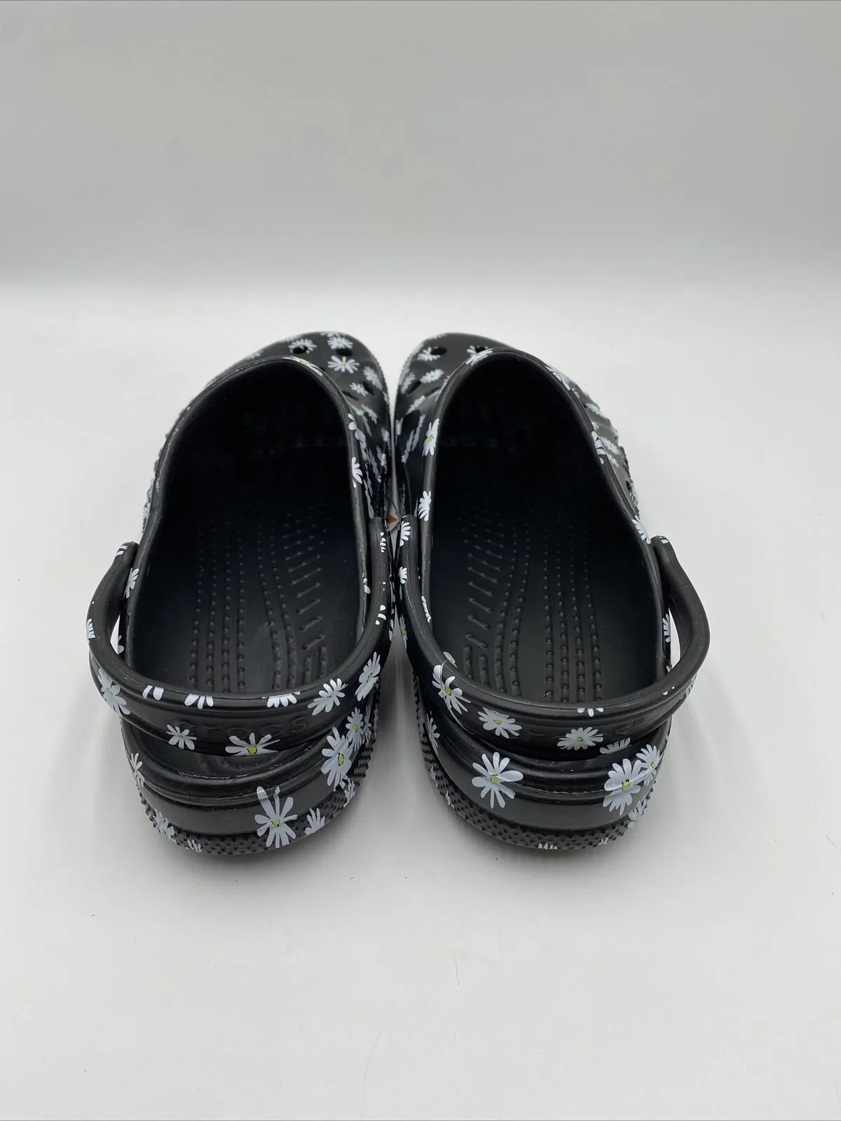NWOB Crocs Adult Baya Seasonal Printed Clogs Black/White Size 12M - Like New