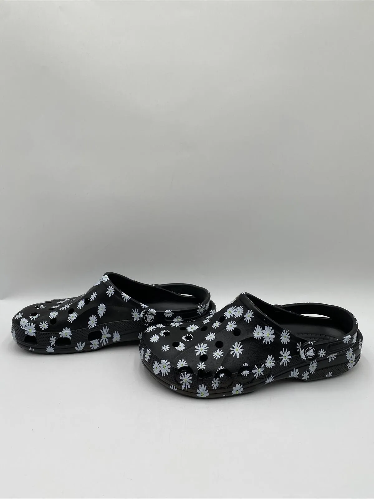 NWOB Crocs Adult Baya Seasonal Printed Clogs Black/White Size 12M - Like New