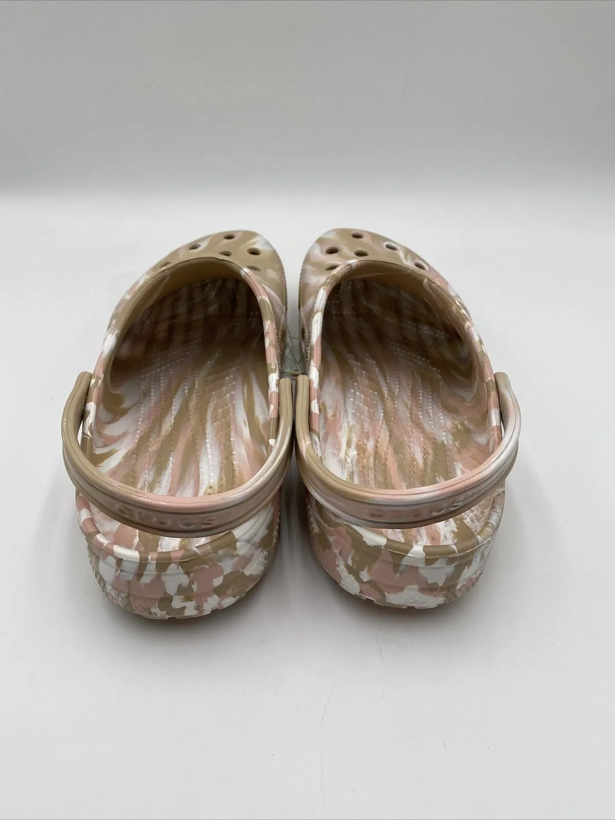 NWOB Crocs Classic Marbled Clogs Beige Size 13M - Like New
