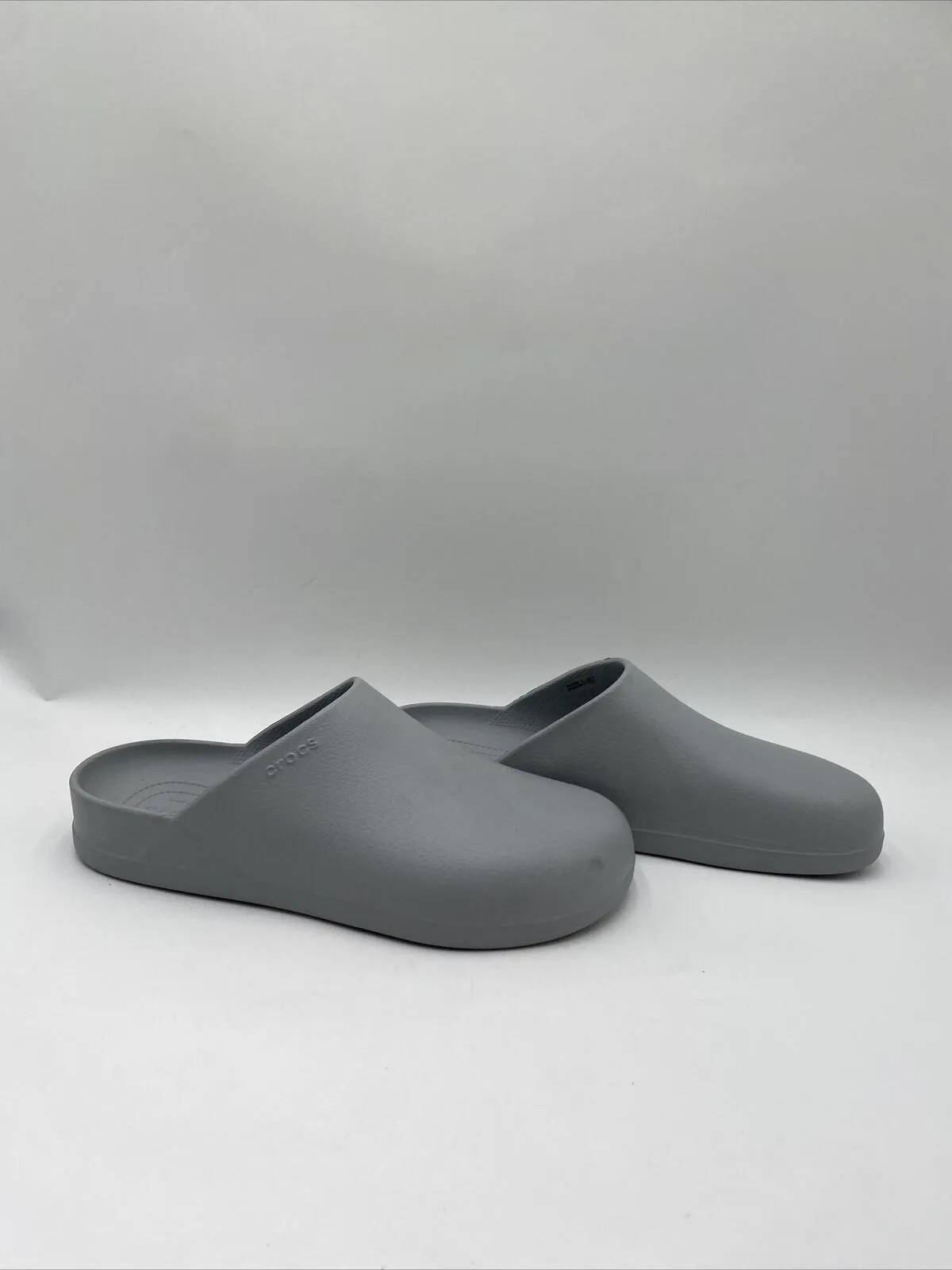 NWOB Crocs Dylan Clogs Men's Grey Size 13M - Like New