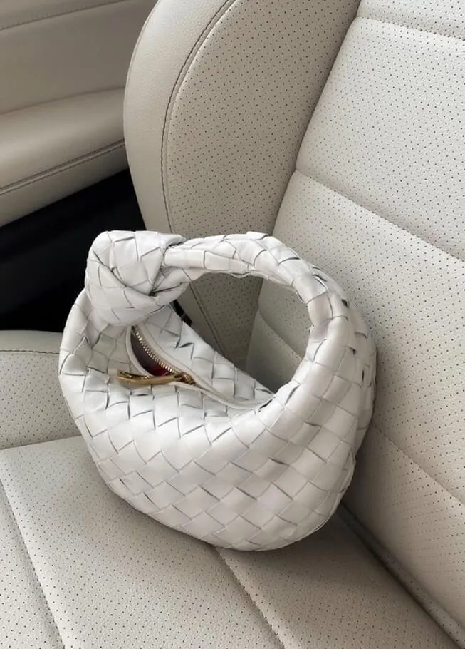 Qiyana - Elegant Woven Woman's Bag