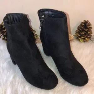 Rebel by ZIGI Nanon Ankle Boots