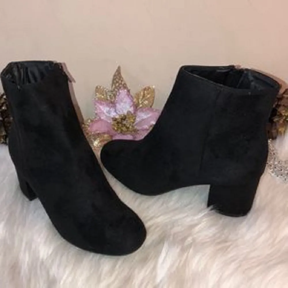 Rebel by ZIGI Nanon Ankle Boots