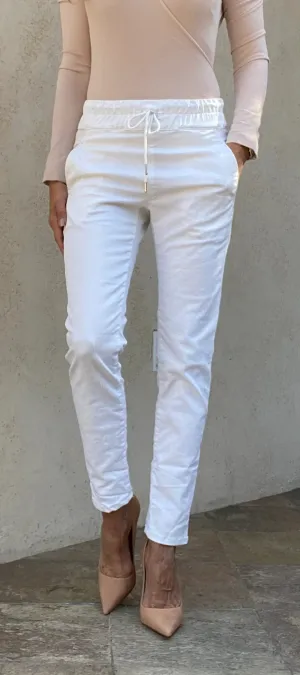 Shely Pant in White Snake