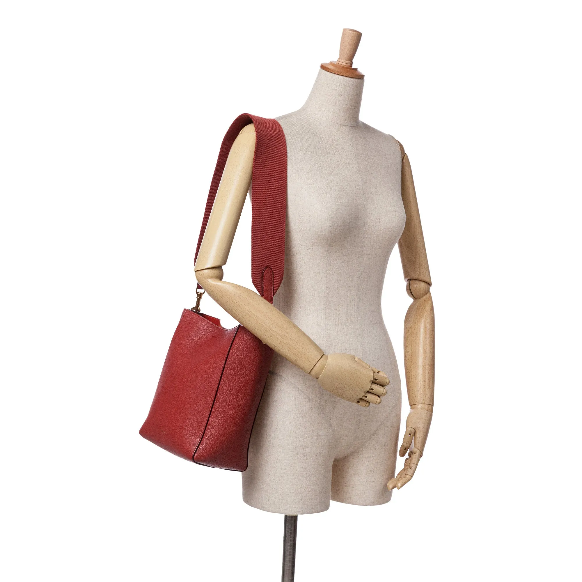 Small Leather Seau Sangle