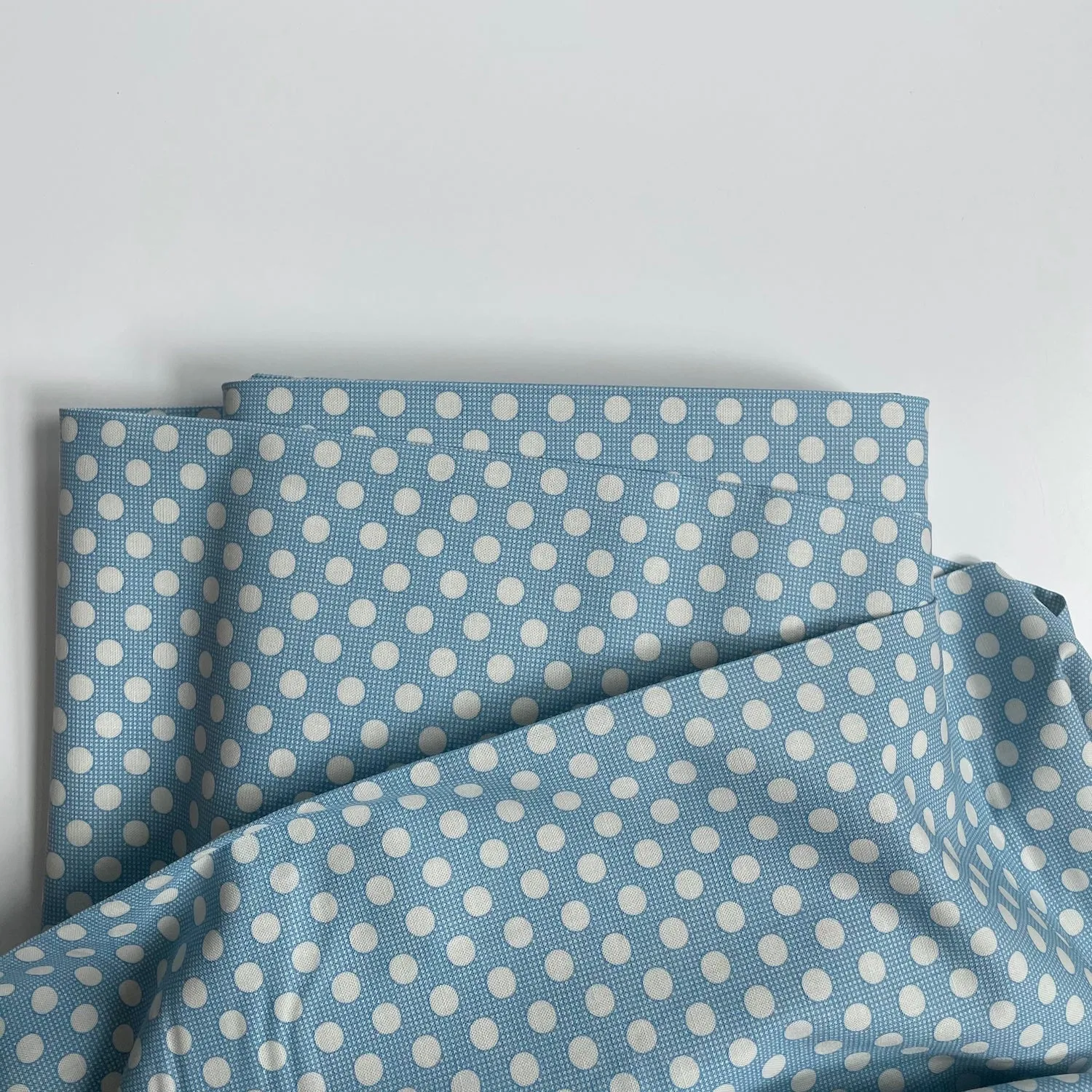 Tilda Fabrics : Medium Dots - Blue