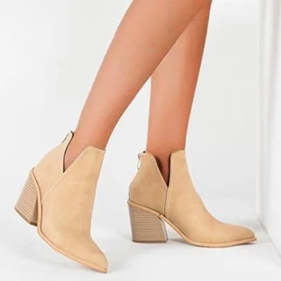 Timeless and supportive orthopedic footwear